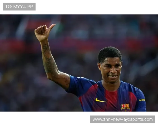 拉什福德中路突破后一脚劲射得分